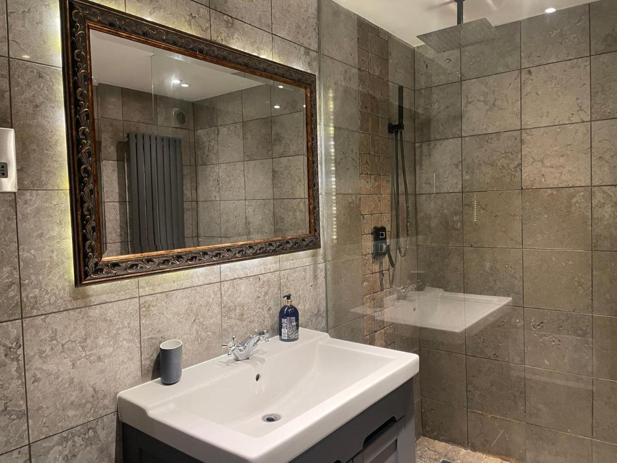 Traditional English 4 Bedroom Home In Greenwich Plumstead  Luaran gambar